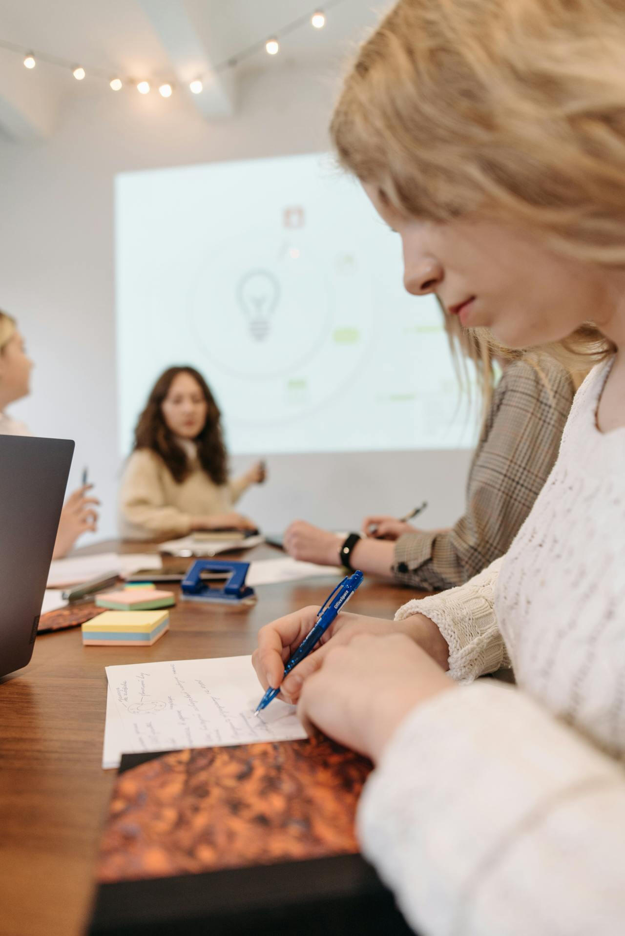 formación en comunicación formación en comunicación, desarrollo de negocio y estrategia de marca